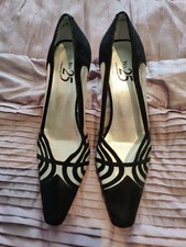 Beautiful mary court for sale  DROITWICH