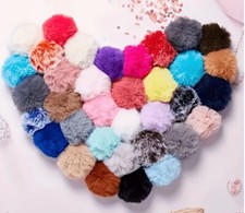 Fluffy pom pom d'occasion  Expédié en Belgium