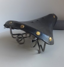 Ancienne selle cuir d'occasion  Chasseneuil-du-Poitou