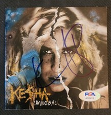 CD livreto canibal autografado assinado por Kesha Ke$ha Superstar PSA AI55419 comprar usado CD livreto canibal autografado assinado por Kesha Ke$ha Superstar PSA AI55419 comprar usado  Enviando para Brazil