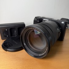Corpo da câmera sem espelho Sony A6300 com zoom Sony G OSS 18-105mm F4 comprar usado  Enviando para Brazil