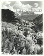 Foto de imprensa Uma visão geral da Sheep Mountain no condado de Dolores, Colorado comprar usado  Enviando para Brazil