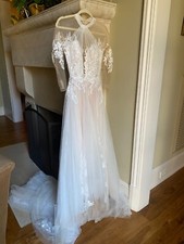 Pronovias garland lace d'occasion  Expédié en Belgium
