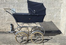 Carrozzina carrozzella anni usato  Palermo