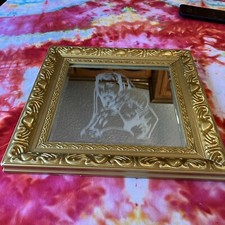 Lindo espelho vintage com gravura de Jesus segurando a criança. 14” X 14” X 1” comprar usado  Enviando para Brazil