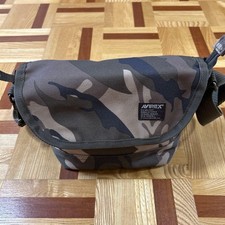 Mini sac bandoulière d'occasion Mini sac bandoulière d'occasion  Expédié en France