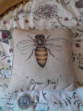 Lovely queen bee for sale  NARBERTH