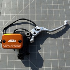 Front brake master d'occasion  Expédié en Belgium