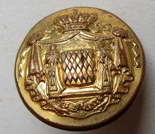 Rare bouton livrée d'occasion  Puy-l'Évêque