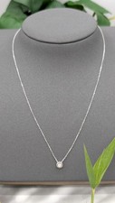 Collier blanc orné d'occasion  Les Mureaux