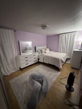 Bedroom set barely for sale  Flushing