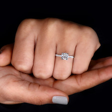 Anillo de diamantes en platino 950 certificado IGI 1,82 quilates corte... comprar usado Anillo de diamantes en platino 950 certificado IGI 1,82 quilates corte... comprar usado  Enviando para Brazil