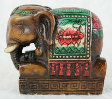 Elefante resina soprammobile usato  Rho