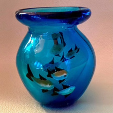 Art glass vase for sale  Middletown