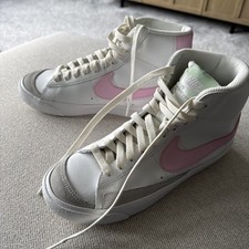 Size 5.5 nike for sale  MARKET HARBOROUGH