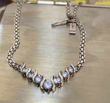 Usado, Colar de ouro 14K em forma de V 7 diamantes comprar usado  Enviando para Brazil