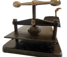 Antica pressa manuale usato  Genova