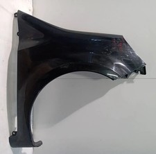 631007942r parafango anteriore usato 631007942r parafango anteriore usato  Rimini