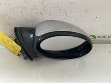 Specchietto retrovisore destro usato  Italia