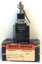 Honeywell Micro Switch 7PA45 125 V DC / 150 V AC 3-Position Locking Key Switch comprar usado  Enviando para Brazil