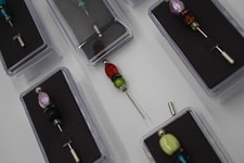 Hutnadeln prächtigen farben gebraucht kaufen Hutnadeln prächtigen farben gebraucht kaufen  Rheinfelden (Baden)