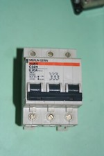 Disjoncteur u20 c32n d'occasion Disjoncteur u20 c32n d'occasion  Mimizan