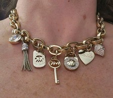 Usado, Gargantilha Michael Kors berloque tom dourado MK coração pavê strass 18,75” comprar usado  Enviando para Brazil