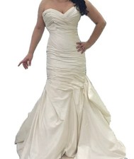 Stunning ines santo for sale  New Milford