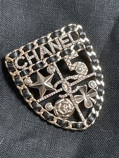 Ancienne broche chanel d'occasion  Nesles-la-Vallée