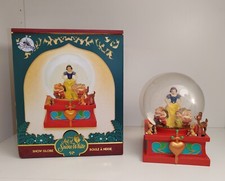 Disney snow globe usato  Italia