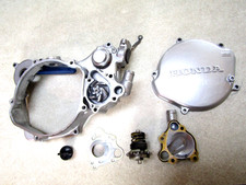 HONDA CR125,1995 TAMPA DE EMBREAGEM BOMBA DE ÁGUA ENGRENAGEM TAMPAS LATERAIS SELOS /BOM ESTADO comprar usado HONDA CR125,1995 TAMPA DE EMBREAGEM BOMBA DE ÁGUA ENGRENAGEM TAMPAS LATERAIS SELOS /BOM ESTADO comprar usado  Enviando para Brazil