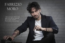 Fabrizio moro grande usato  Spedire a Italy