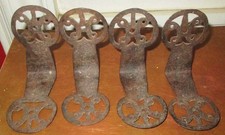 Usado, LOTE ANTIGO 4 SUPORTES DE MÓVEIS DE FERRO FUNDIDO MARTELADOS À MÃO COMBINANDO comprar usado  Enviando para Brazil