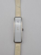 RARO cK Calvin Klein Relógio Feminino de Quartzo Analógico Fabricado na Suíça Pulseira Branca Funcionando comprar usado  RARO cK Calvin Klein Relógio Feminino de Quartzo Analógico Fabricado na Suíça Pulseira Branca Funcionando comprar usado  Enviando para Brazil