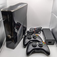 Używany, Konsola Xbox 360 S czarna 250 GB - 2x kontroler bezprzewodowy na sprzedaż  Wysyłka do Poland