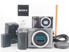 Fotocamera digitale sony usato  Spedire a Italy