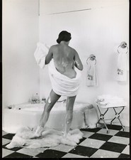 Sexy foto pin-up de 8 x 10 original de los años 50 de Zahra Norbo después de un baño de burbujas vv  segunda mano  Embacar hacia Mexico