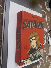 Volume cartonato satanik usato  Italia