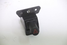Hazard warning switch d'occasion  Expédié en Belgium