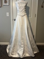 White wedding dress for sale  Lead Hill