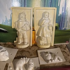 Usado, Moldes de plástico vintage da década de 1970 Mágico de Oz, Dorothy, boneco de neve, árvore, coelho, mais comprar usado  Enviando para Brazil