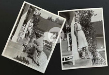 RITA HAYWORTH Movie Still Photographer Wardrobe Fashion Candid 2 Photos 1947 comprar usado  Enviando para Brazil
