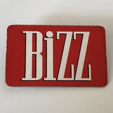 BIZZ MUSIC MAGAZINE Pinback Vermelho Branco Lata Fina Pin Badge Anos 90 Vintage Brasileiro comprar usado  Enviando para Brazil