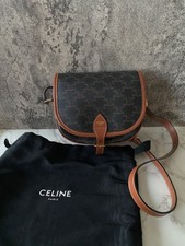 Usado Celine Folco Bolsa de Lona Triunfo Média Bolsa de Mão Bolsas Transversais GHW comprar usado  Enviando para Brazil