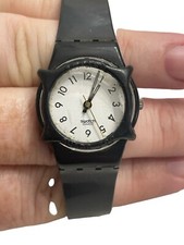 Usado, Relógio Swatch Vintage Anos 90 Pulseira de Geleia Preta Fabricado na Suíça Rosto Branco comprar usado  Enviando para Brazil