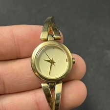 Relógio social feminino DKNY Crosswalk tom dourado NY-2170 comprar usado  Enviando para Brazil