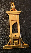 Beau pendentif guillotine d'occasion  Houilles