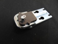 Dobradiça inferior direita para porta geladeira Electrolux FGHT2055VF7 5304528866 comprar usado  Enviando para Brazil