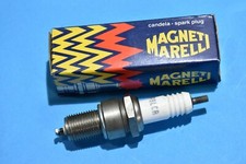 Candela originale magneti usato Candela originale magneti usato  Roma