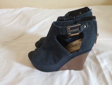 Scarpe guess donna.style usato  Torrile